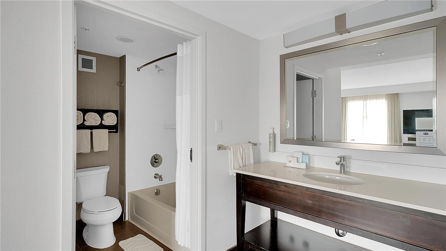 hampton inn and suites by hilton toronto markham