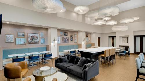 hampton inn and suites by hilton toronto markham