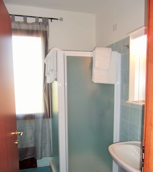hotel bella vista sarchittu