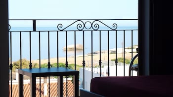 hotel bella vista sarchittu