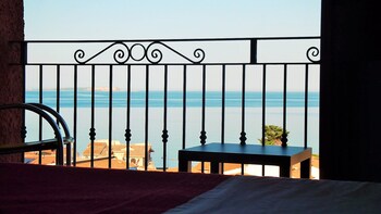 hotel bella vista sarchittu