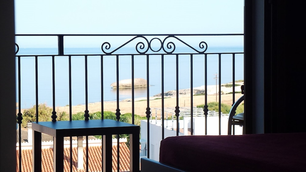 hotel bella vista sarchittu