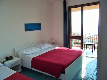 hotel bella vista sarchittu