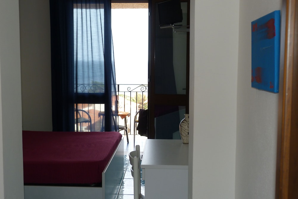 hotel bella vista sarchittu