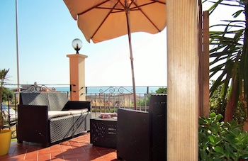 hotel bella vista sarchittu
