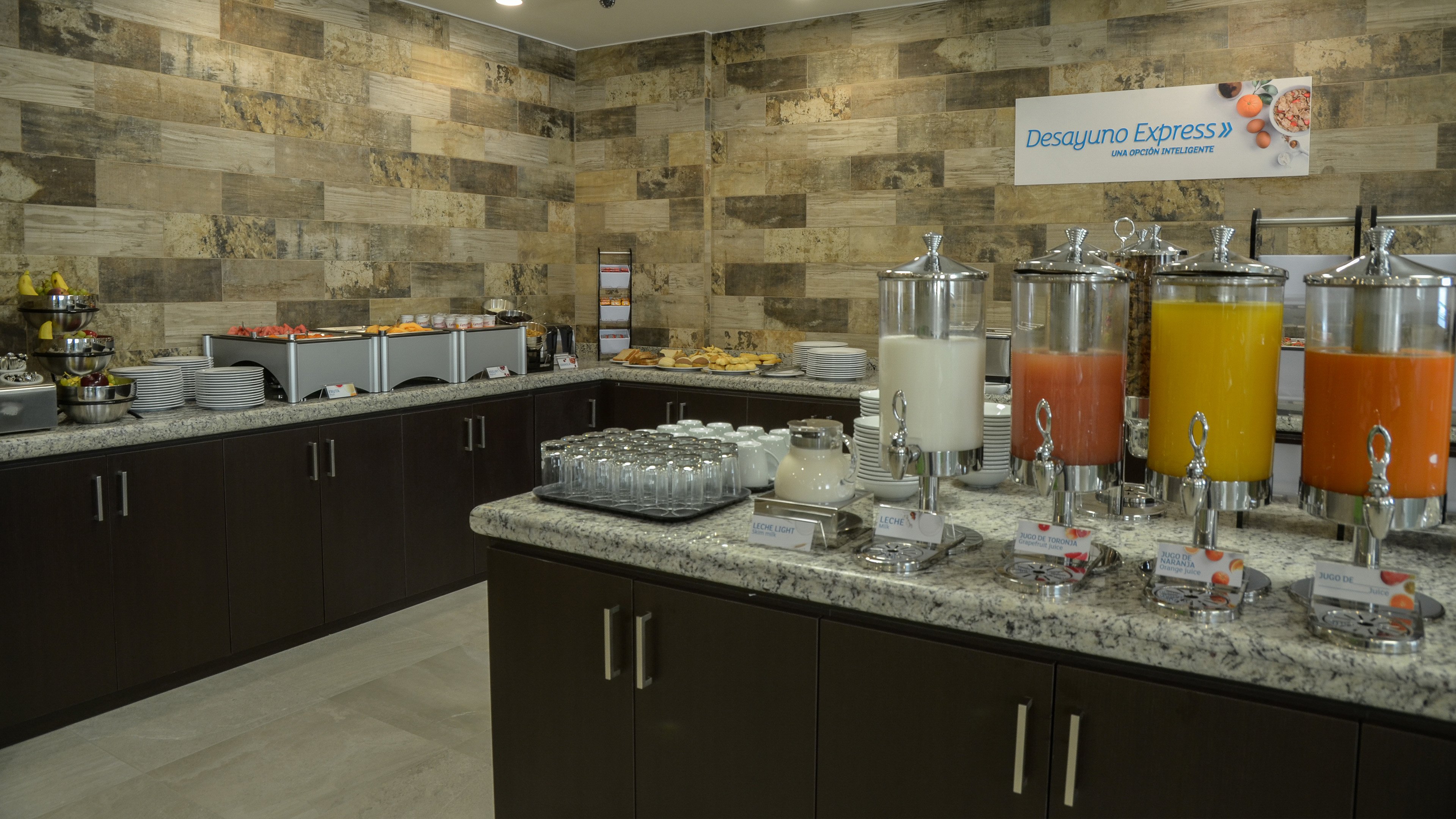 holiday inn express and suites celaya by ihg