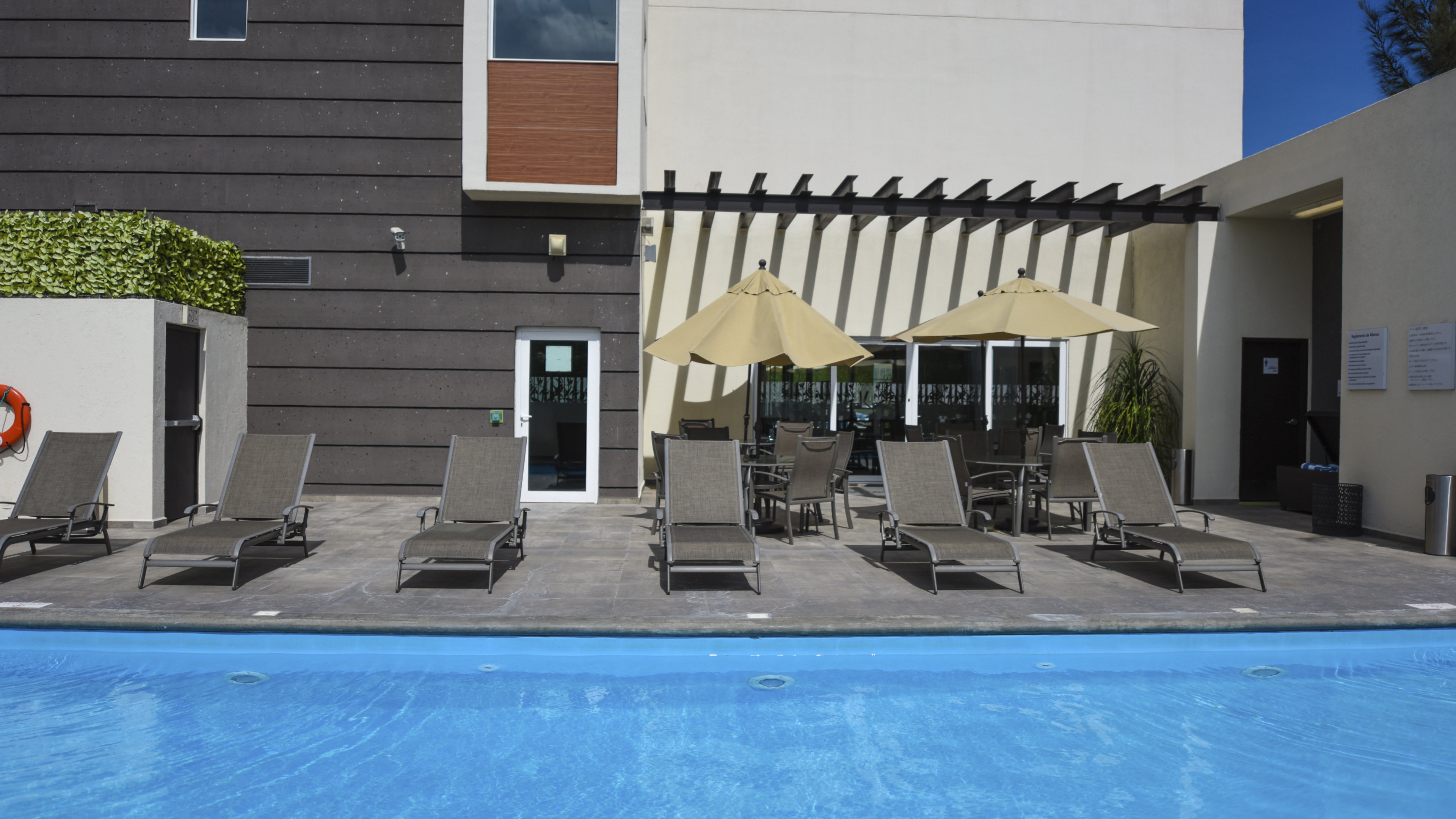 holiday inn express and suites celaya by ihg