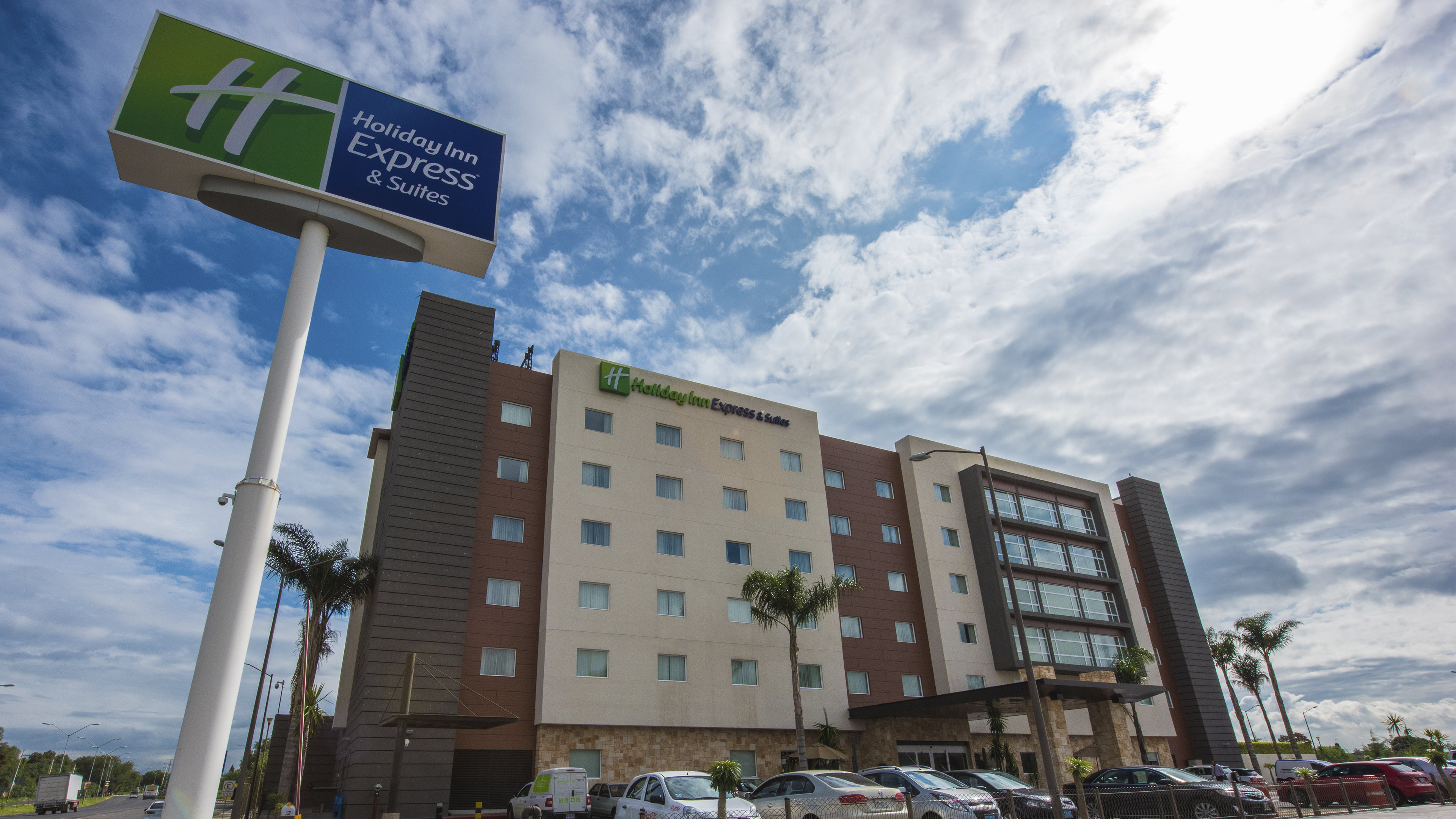 holiday inn express and suites celaya by ihg