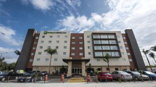 holiday inn express and suites celaya by ihg