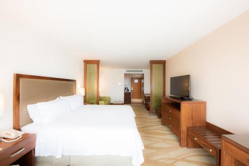 holiday inn express and suites celaya by ihg