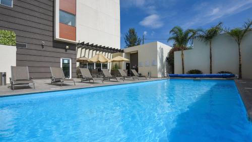 holiday inn express and suites celaya by ihg