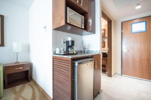 holiday inn express and suites celaya by ihg