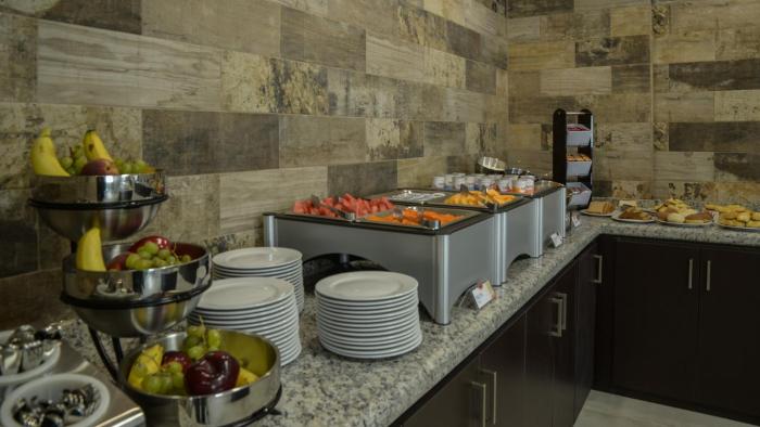 holiday inn express and suites celaya by ihg