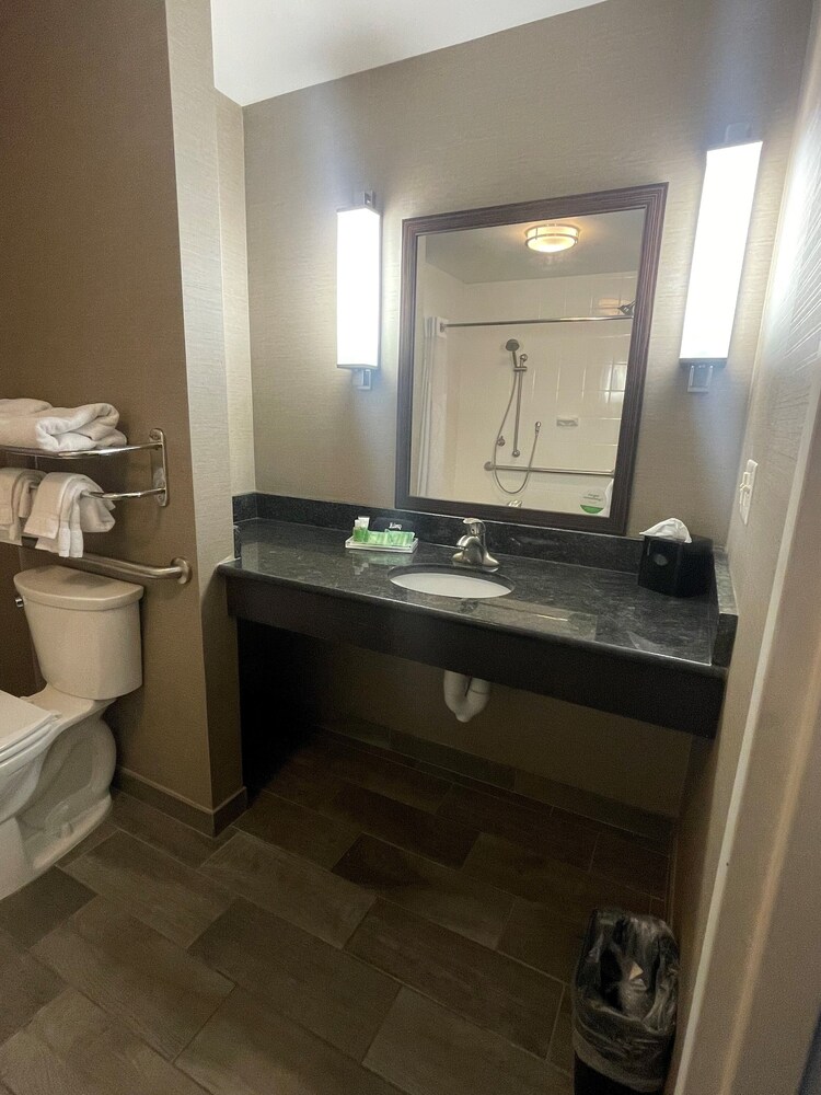 holiday inn owensboro riverfront by ihg