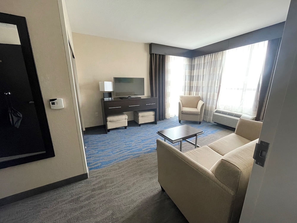 holiday inn owensboro riverfront by ihg