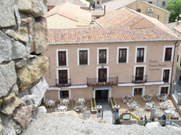 hostal restaurante puerta del alcazar