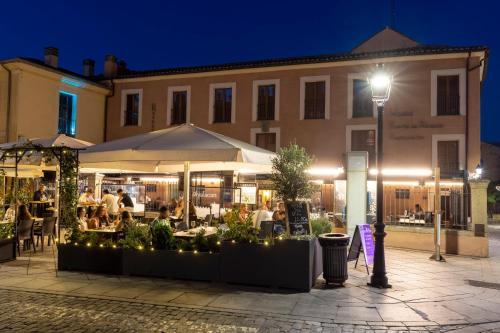 hostal restaurante puerta del alcazar