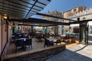 hostal restaurante puerta del alcazar