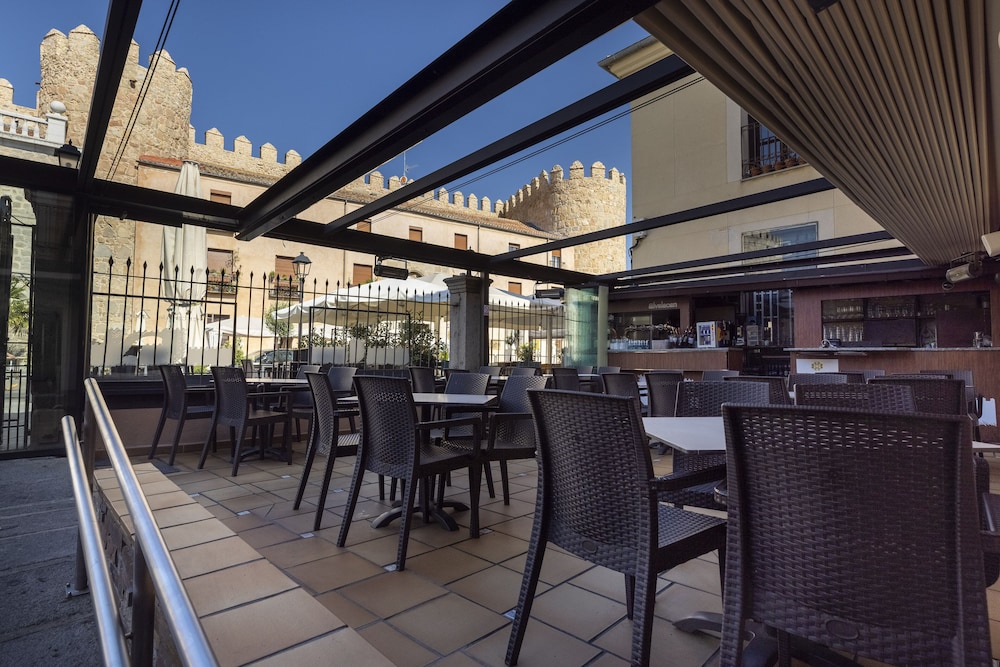 hostal restaurante puerta del alcazar