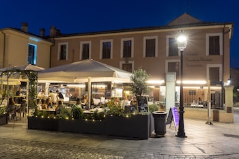 hostal restaurante puerta del alcazar