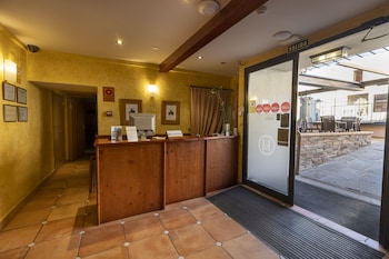 hostal restaurante puerta del alcazar