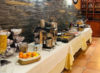 hostal restaurante puerta del alcazar