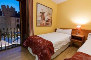 hostal restaurante puerta del alcazar