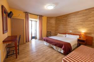 hostal restaurante puerta del alcazar