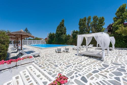 narges hotel