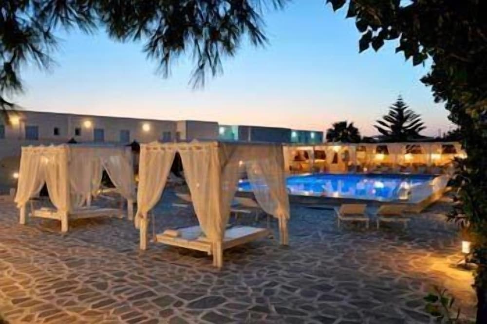 narges hotel