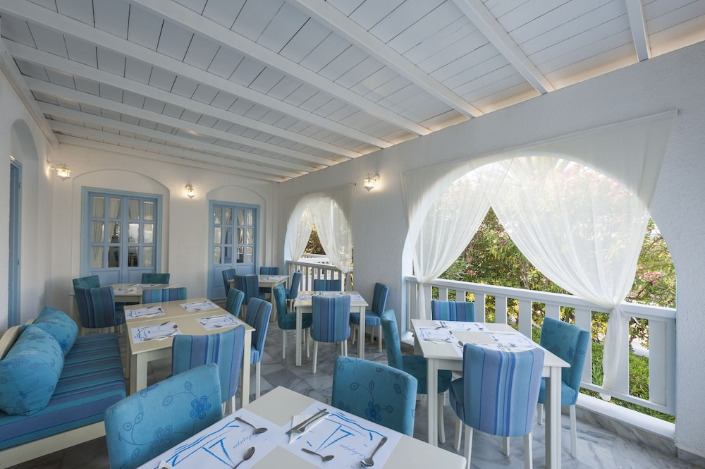 narges hotel