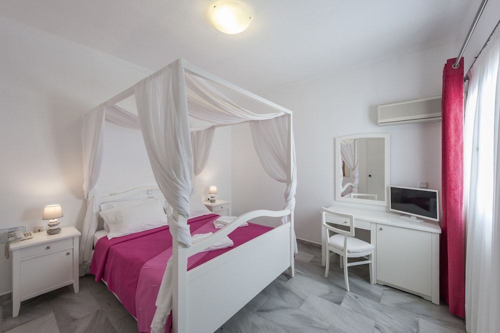 narges hotel