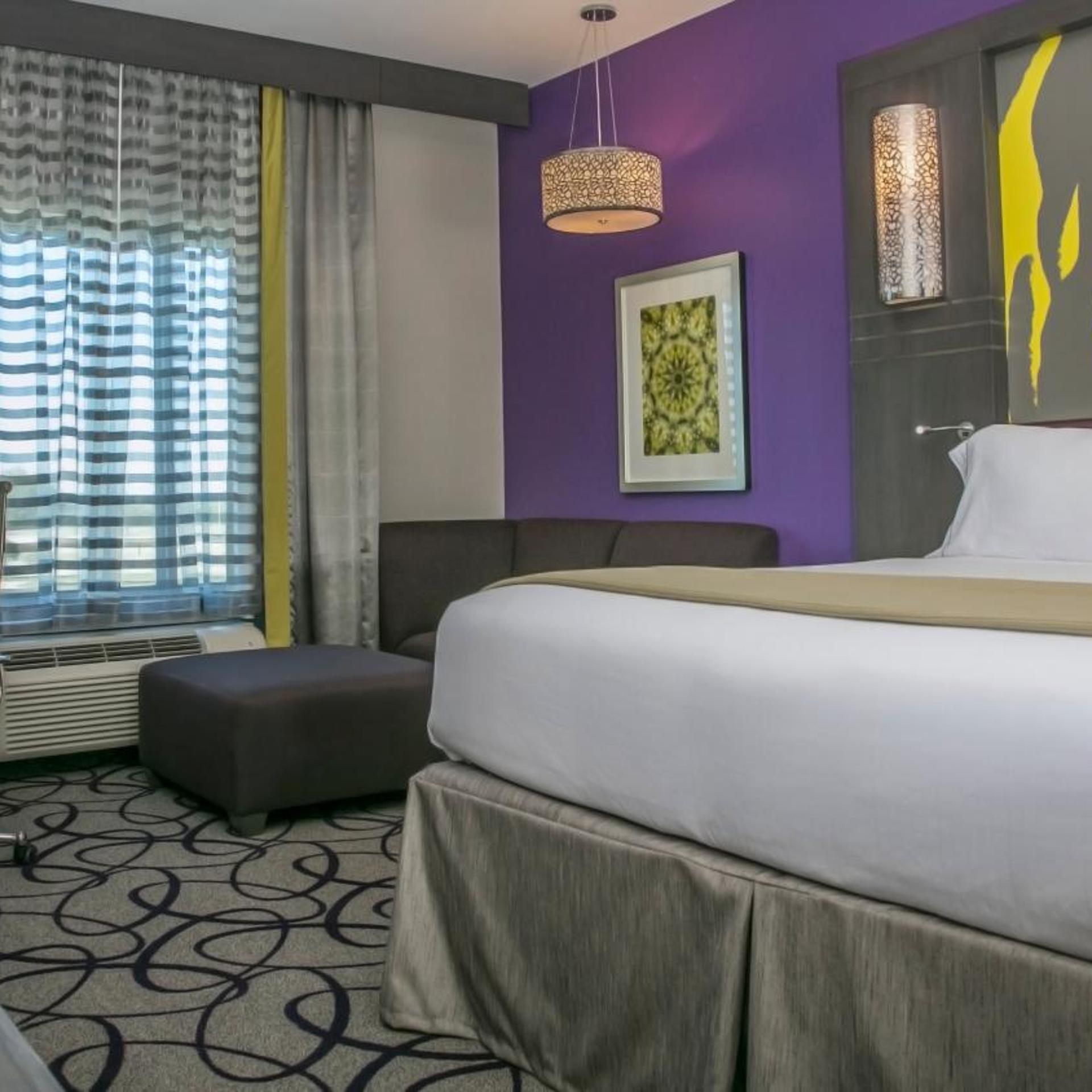 holiday inn express and suites garland e lake hubbard i30