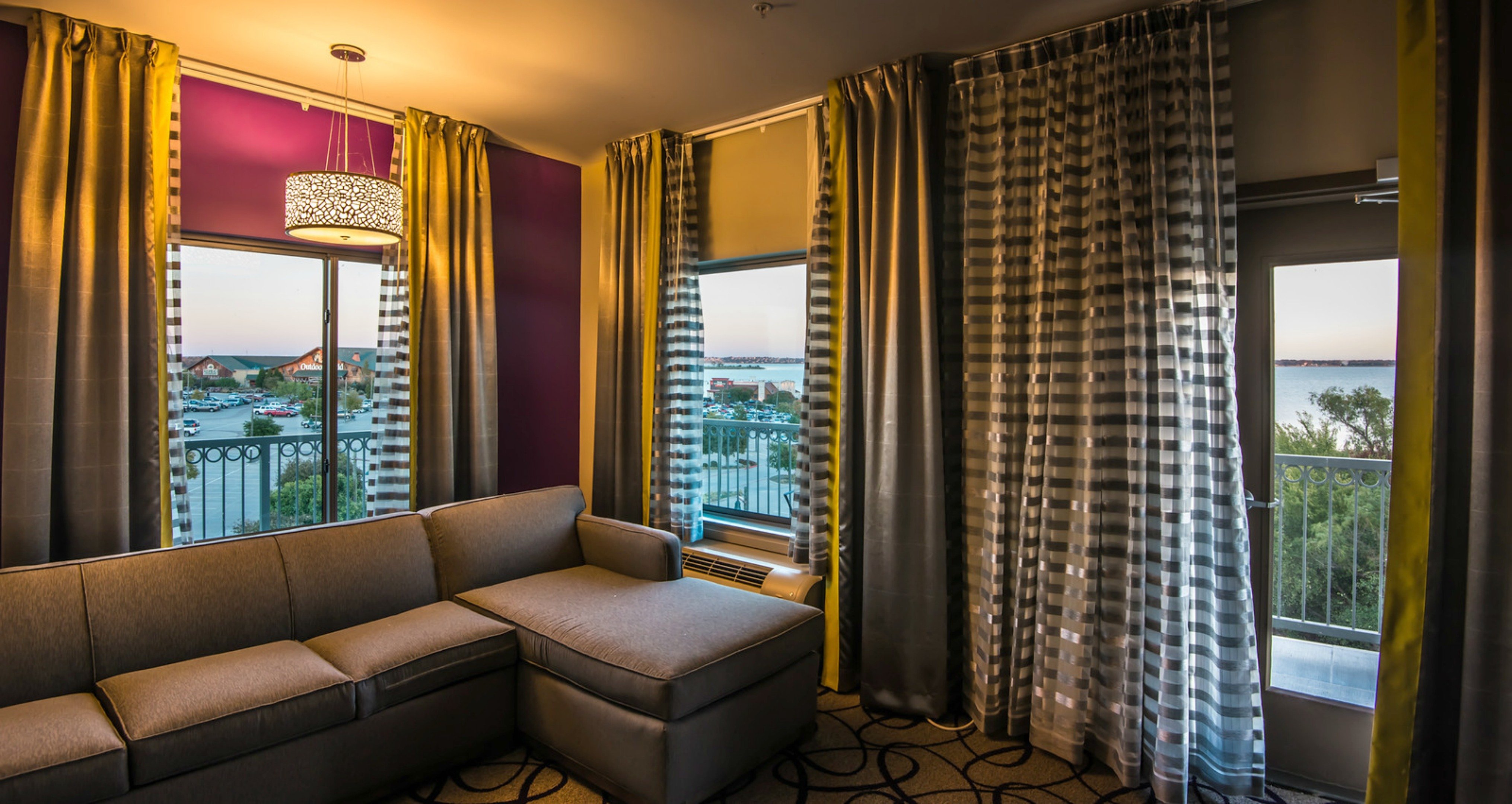 holiday inn express and suites garland e lake hubbard i30