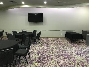 holiday inn express and suites garland e lake hubbard i30