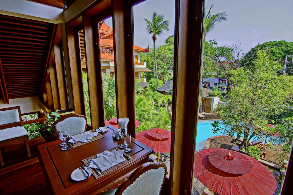 hotel by the red canal