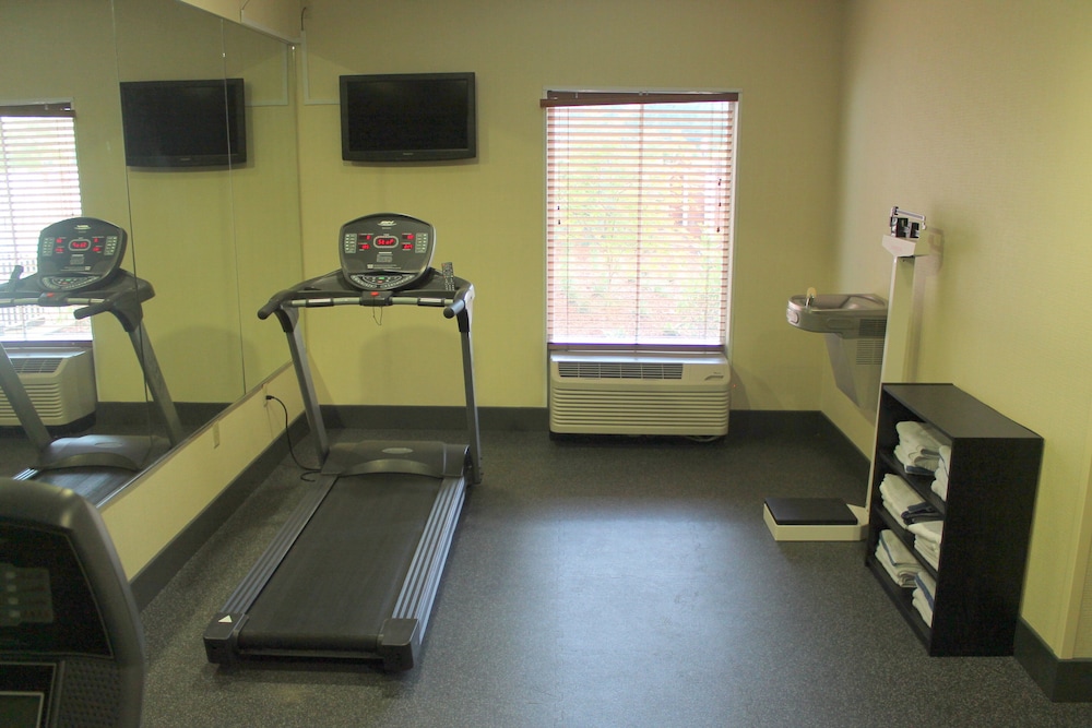 holiday inn express and suites starkville by ihg