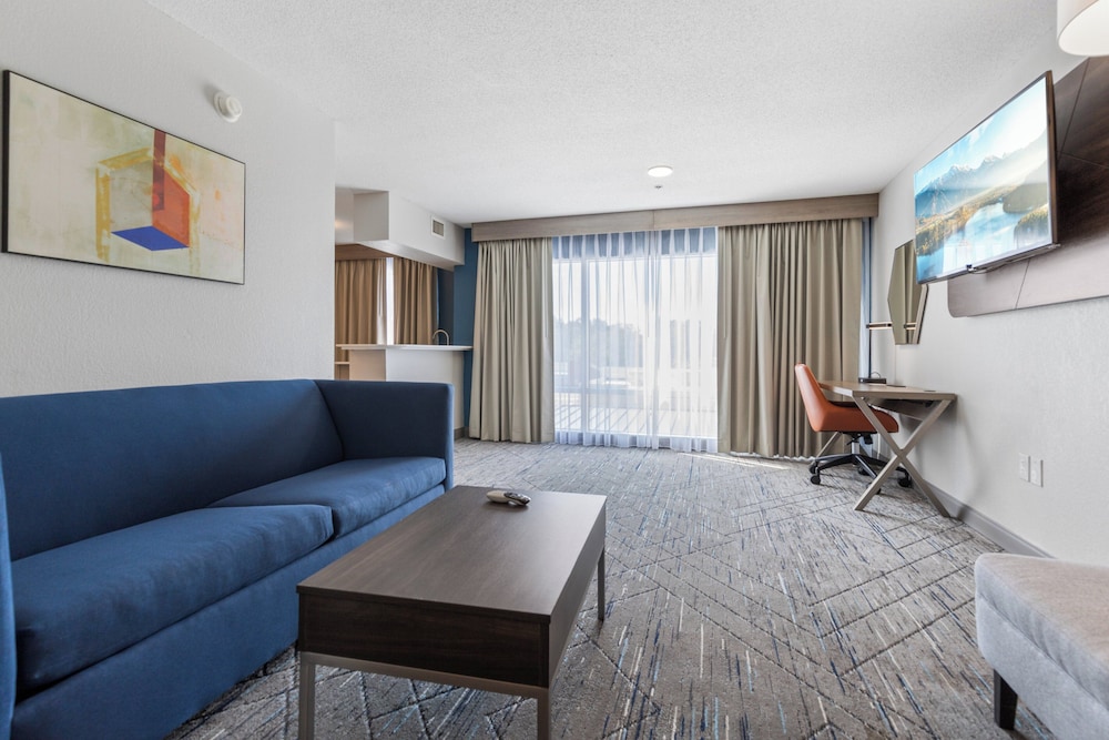 holiday inn express and suites starkville by ihg