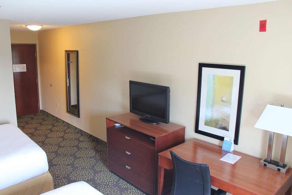 holiday inn express and suites starkville by ihg