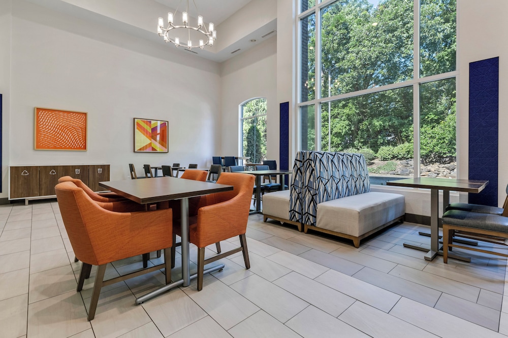 holiday inn express and suites starkville by ihg