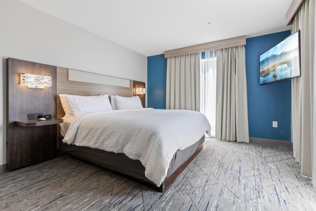 holiday inn express and suites starkville by ihg