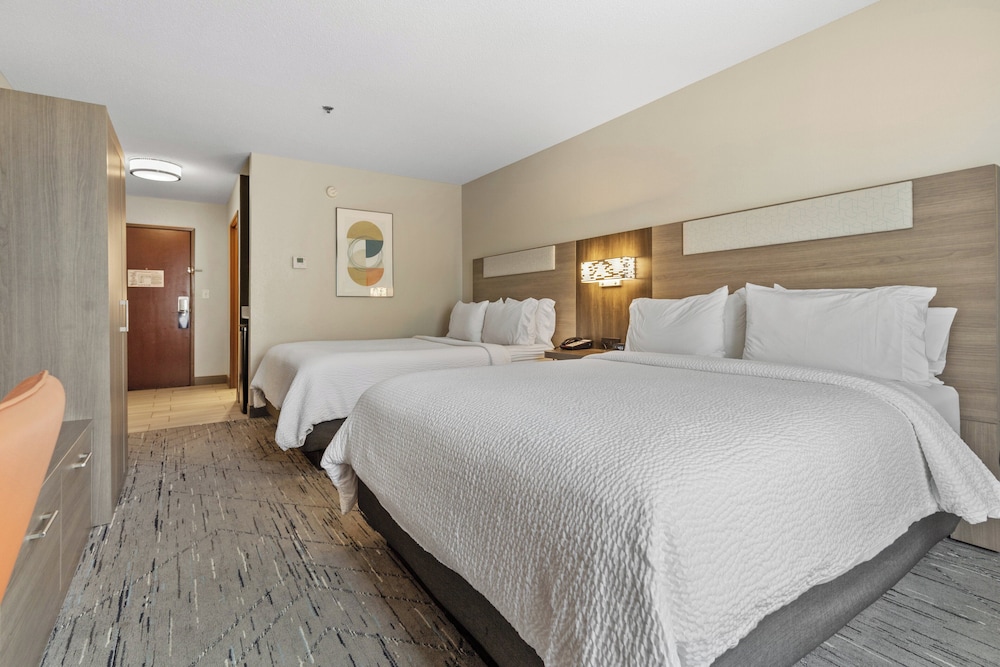 holiday inn express and suites starkville by ihg