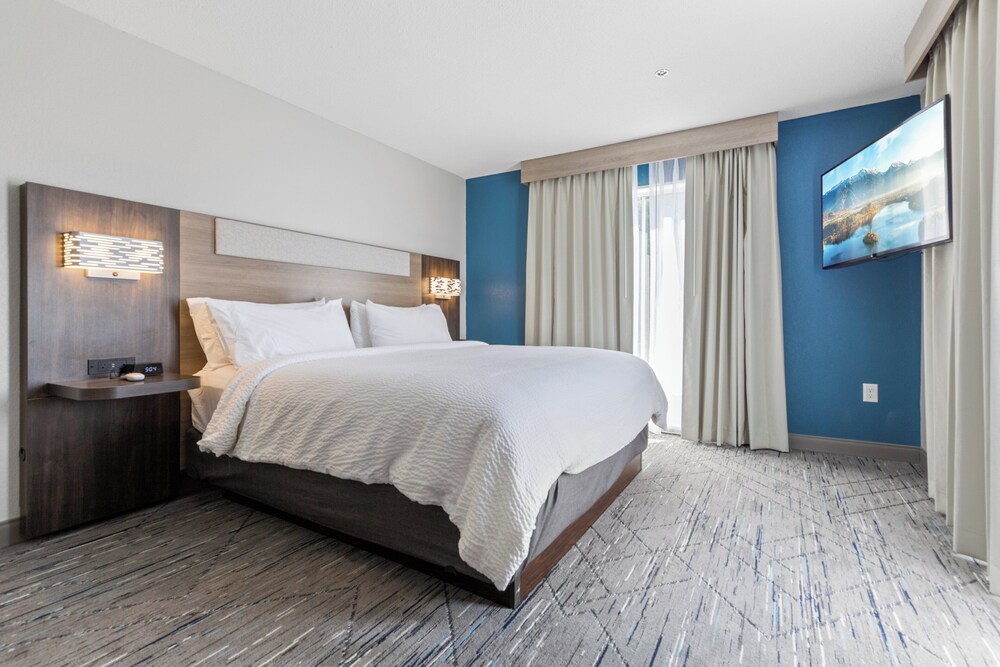 holiday inn express and suites starkville by ihg