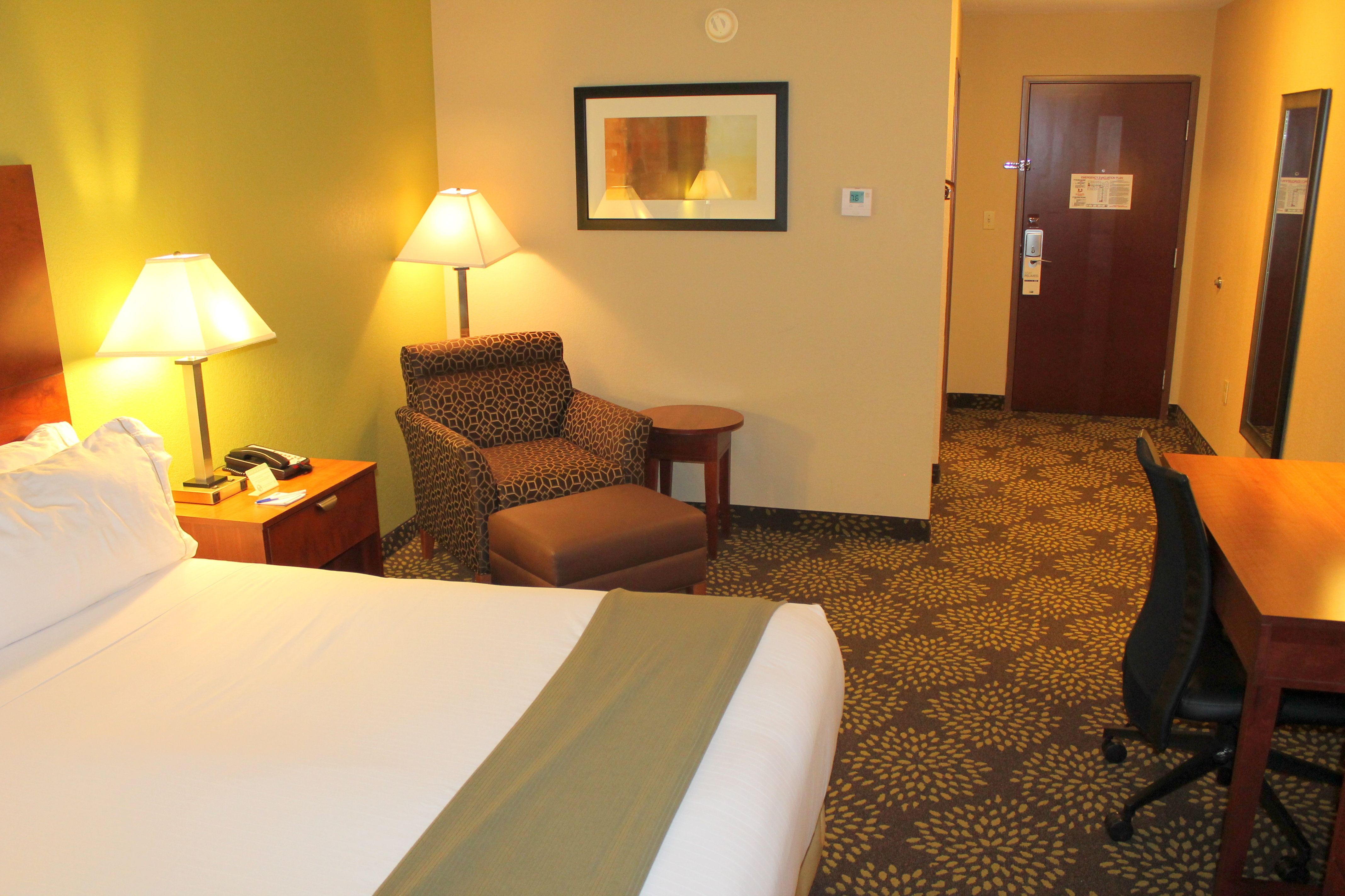 holiday inn express and suites starkville by ihg
