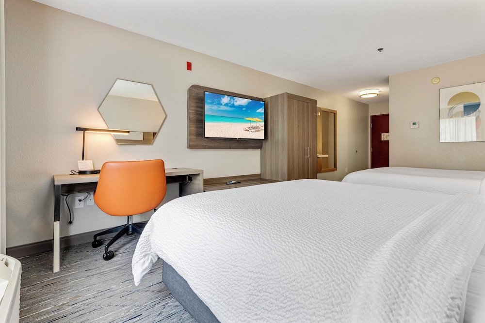 holiday inn express and suites starkville by ihg