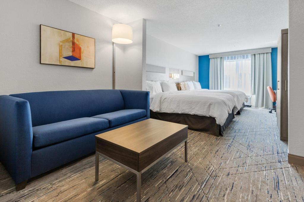 holiday inn express and suites starkville by ihg