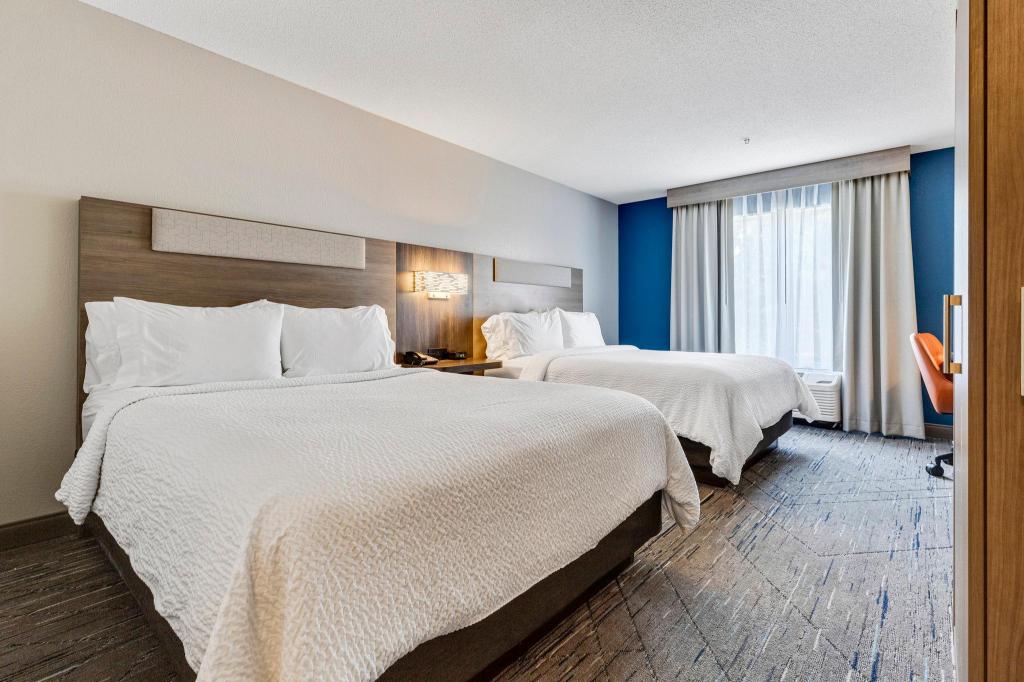 holiday inn express and suites starkville by ihg