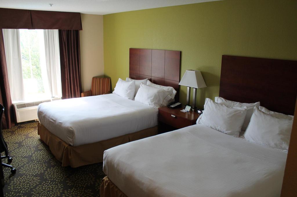 holiday inn express and suites starkville by ihg
