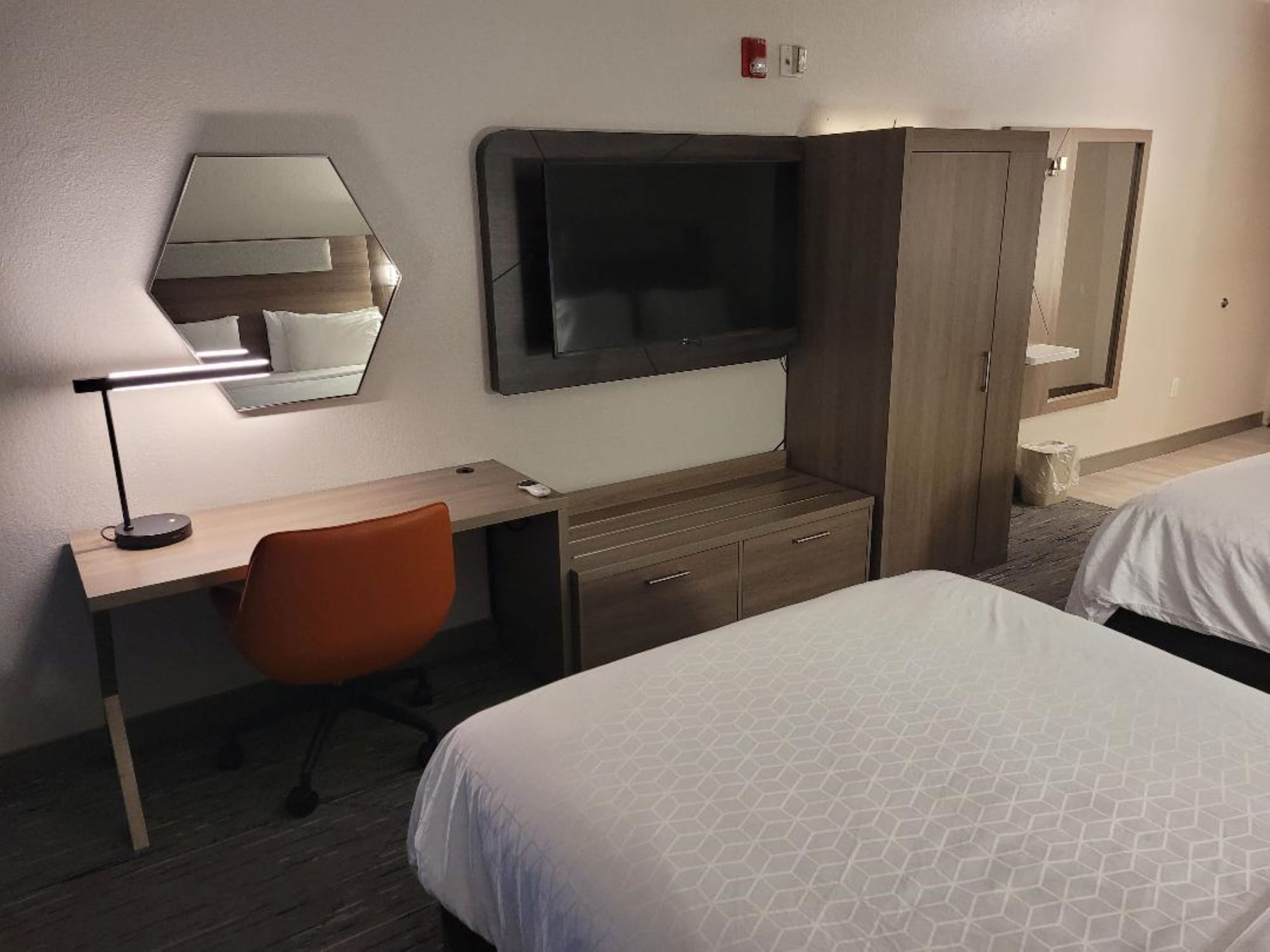 holiday inn express and suites starkville by ihg