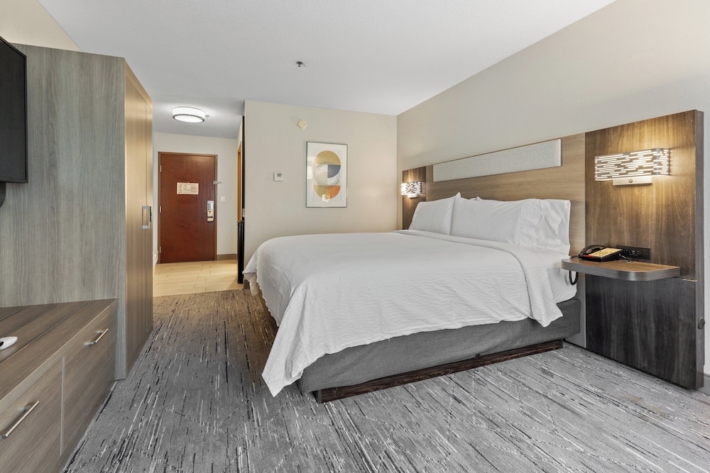 holiday inn express and suites starkville by ihg